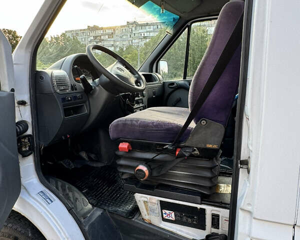 Мерседес Sprinter 2002 в Запорожье на Automoto.ua Белый Мерседес Sprinter, объемом двигателя 2.7 л и пробегом 473 тыс. км за 11300 $, фото 11 на Automoto.ua