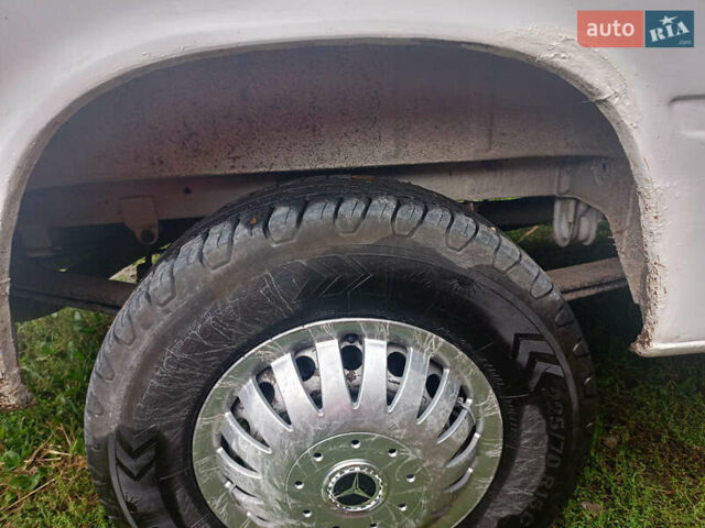 Белый Мерседес Sprinter, объемом двигателя 2.2 л и пробегом 552 тыс. км за 6700 $, фото 12 на Automoto.ua