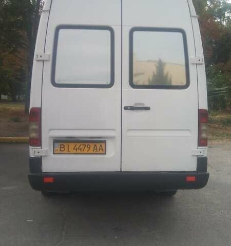 Белый Мерседес Sprinter, объемом двигателя 2.15 л и пробегом 200 тыс. км за 11000 $, фото 1 на Automoto.ua