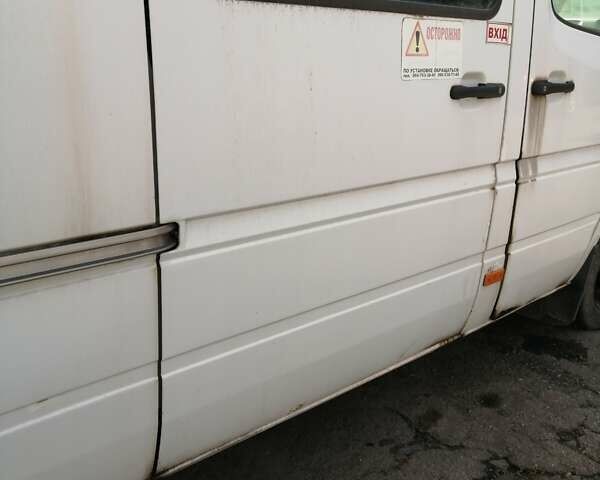 Белый Мерседес Sprinter, объемом двигателя 2.15 л и пробегом 500 тыс. км за 8500 $, фото 26 на Automoto.ua