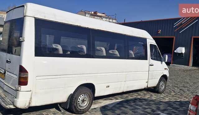 Белый Мерседес Sprinter, объемом двигателя 2.15 л и пробегом 809 тыс. км за 4500 $, фото 2 на Automoto.ua