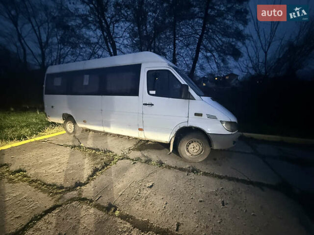 Білий Мерседес Sprinter, об'ємом двигуна 2.15 л та пробігом 370 тис. км за 2299 $, фото 1 на Automoto.ua