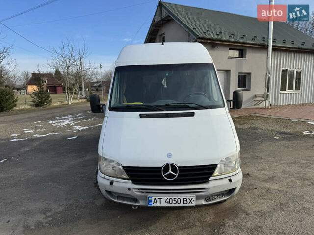 Белый Мерседес Sprinter, объемом двигателя 2.7 л и пробегом 593 тыс. км за 12500 $, фото 1 на Automoto.ua