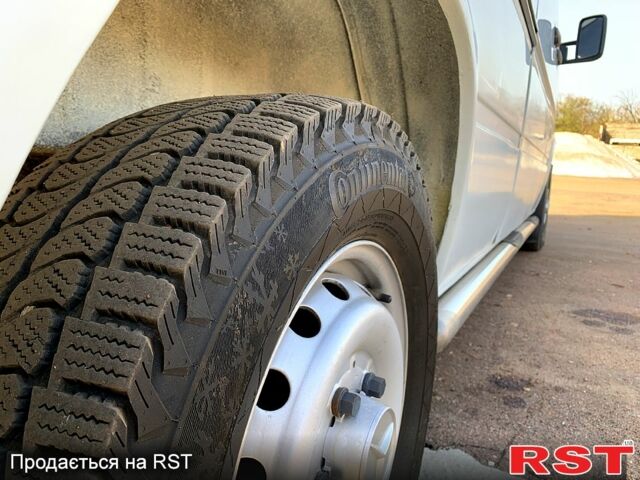 Белый Мерседес Sprinter, объемом двигателя 2.7 л и пробегом 526 тыс. км за 8500 $, фото 8 на Automoto.ua