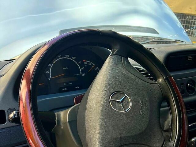 Білий Мерседес Sprinter, об'ємом двигуна 2.1 л та пробігом 355 тис. км за 7500 $, фото 9 на Automoto.ua