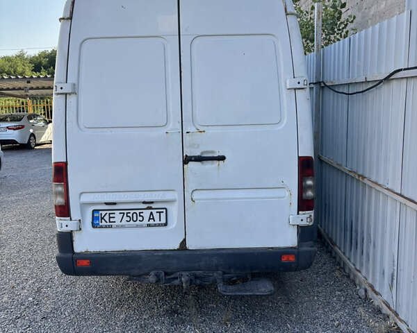 Белый Мерседес Sprinter, объемом двигателя 2.15 л и пробегом 640 тыс. км за 7000 $, фото 4 на Automoto.ua