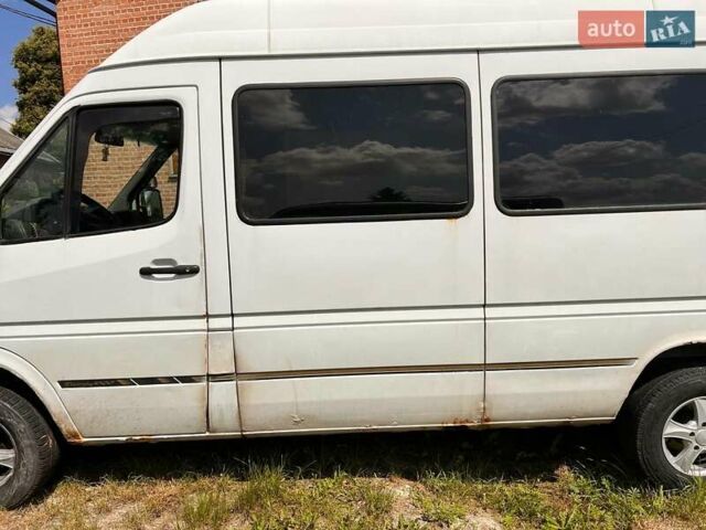 Белый Мерседес Sprinter, объемом двигателя 2.69 л и пробегом 430 тыс. км за 6300 $, фото 2 на Automoto.ua