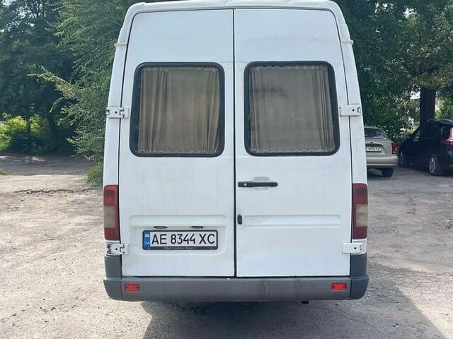 Белый Мерседес Sprinter, объемом двигателя 2.15 л и пробегом 1 тыс. км за 7500 $, фото 4 на Automoto.ua