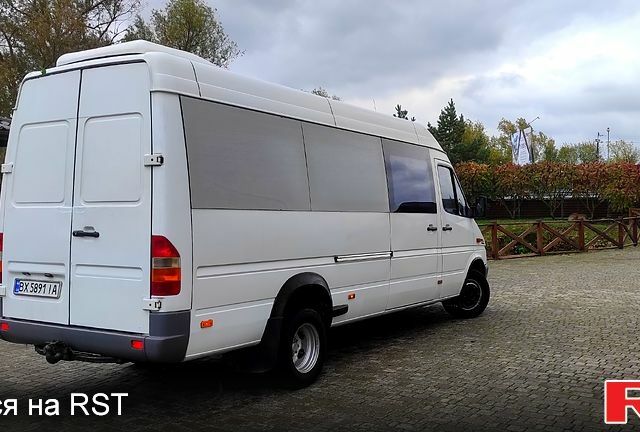 Белый Мерседес Sprinter, объемом двигателя 2.1 л и пробегом 570 тыс. км за 16300 $, фото 4 на Automoto.ua