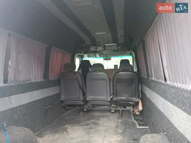 Белый Мерседес Sprinter, объемом двигателя 2.2 л и пробегом 552 тыс. км за 6700 $, фото 9 на Automoto.ua