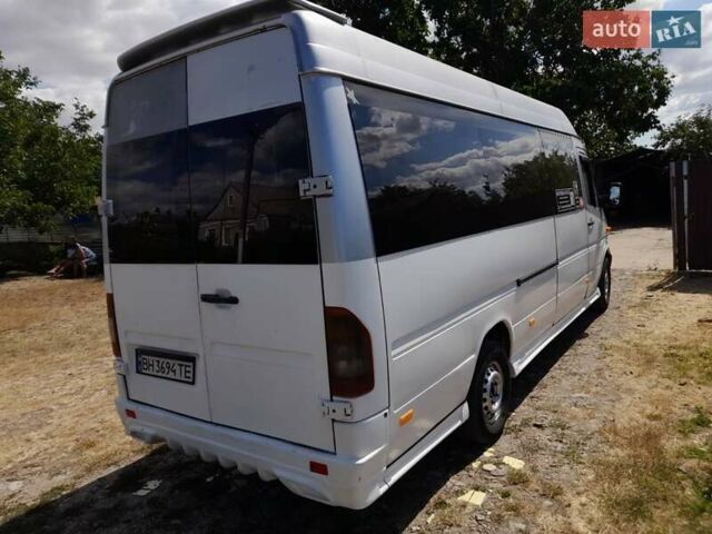 Белый Мерседес Sprinter, объемом двигателя 2.15 л и пробегом 120 тыс. км за 8500 $, фото 4 на Automoto.ua