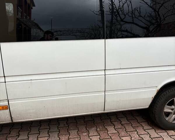 Белый Мерседес Sprinter, объемом двигателя 2.15 л и пробегом 592 тыс. км за 6499 $, фото 14 на Automoto.ua