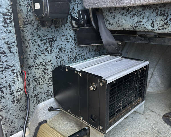 Белый Мерседес Sprinter, объемом двигателя 2.7 л и пробегом 593 тыс. км за 12500 $, фото 21 на Automoto.ua