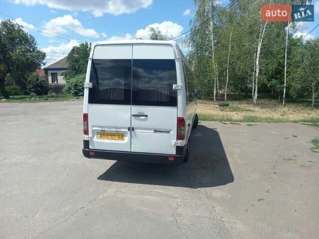 Белый Мерседес Sprinter, объемом двигателя 2.2 л и пробегом 1000 тыс. км за 7300 $, фото 3 на Automoto.ua