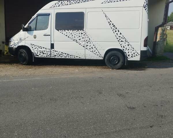 Белый Мерседес Sprinter, объемом двигателя 2.15 л и пробегом 465 тыс. км за 7100 $, фото 7 на Automoto.ua