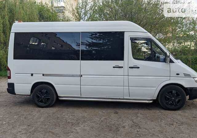 Белый Мерседес Sprinter, объемом двигателя 2.15 л и пробегом 539 тыс. км за 8900 $, фото 5 на Automoto.ua