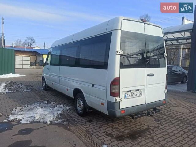 Белый Мерседес Sprinter, объемом двигателя 2.7 л и пробегом 550 тыс. км за 9500 $, фото 4 на Automoto.ua