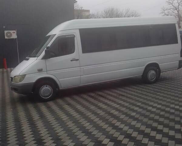 Белый Мерседес Sprinter, объемом двигателя 2.15 л и пробегом 650 тыс. км за 12999 $, фото 1 на Automoto.ua