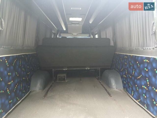 Белый Мерседес Sprinter, объемом двигателя 2.7 л и пробегом 800 тыс. км за 10000 $, фото 11 на Automoto.ua
