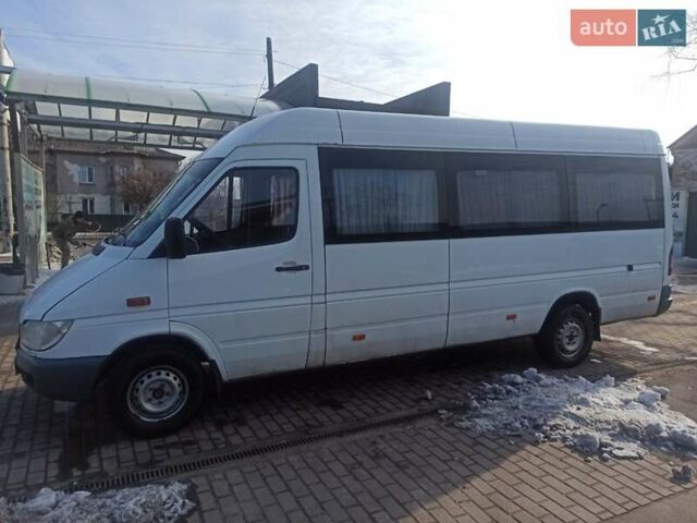 Белый Мерседес Sprinter, объемом двигателя 2.7 л и пробегом 550 тыс. км за 9500 $, фото 6 на Automoto.ua
