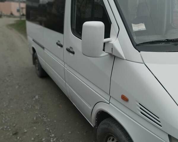 Белый Мерседес Sprinter, объемом двигателя 0 л и пробегом 350 тыс. км за 7000 $, фото 2 на Automoto.ua
