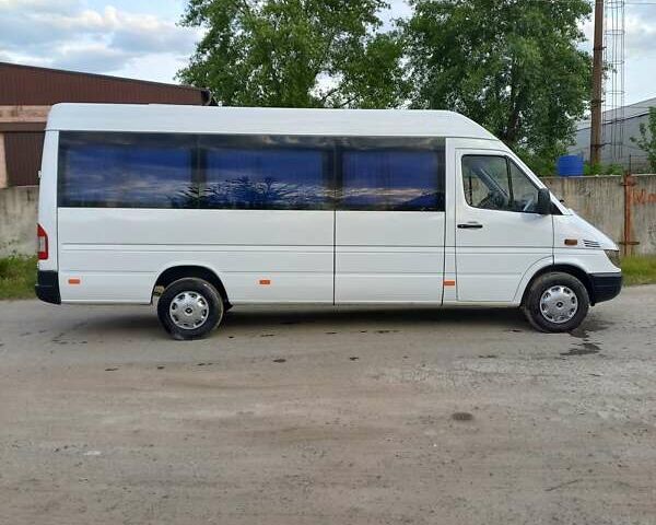 Белый Мерседес Sprinter, объемом двигателя 2.15 л и пробегом 3 тыс. км за 9000 $, фото 4 на Automoto.ua
