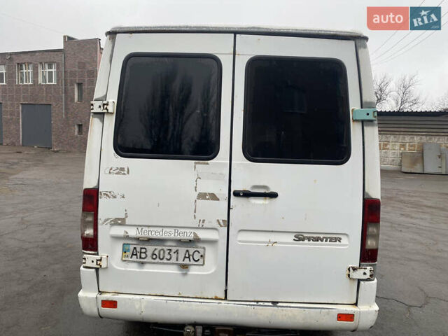 Белый Мерседес Sprinter, объемом двигателя 2.15 л и пробегом 690 тыс. км за 5400 $, фото 2 на Automoto.ua