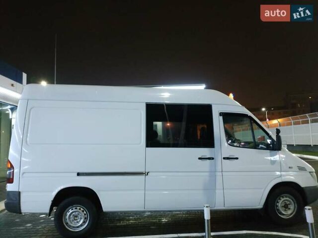 Белый Мерседес Sprinter, объемом двигателя 2.7 л и пробегом 520 тыс. км за 9999 $, фото 7 на Automoto.ua