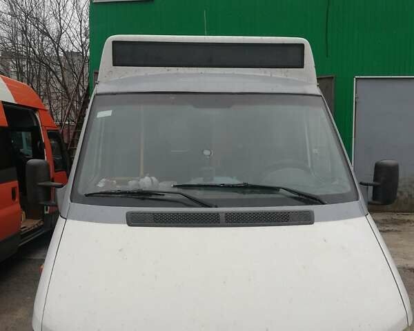Белый Мерседес Sprinter, объемом двигателя 2.15 л и пробегом 500 тыс. км за 12500 $, фото 9 на Automoto.ua