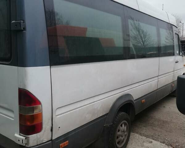 Белый Мерседес Sprinter, объемом двигателя 2.15 л и пробегом 500 тыс. км за 12500 $, фото 7 на Automoto.ua