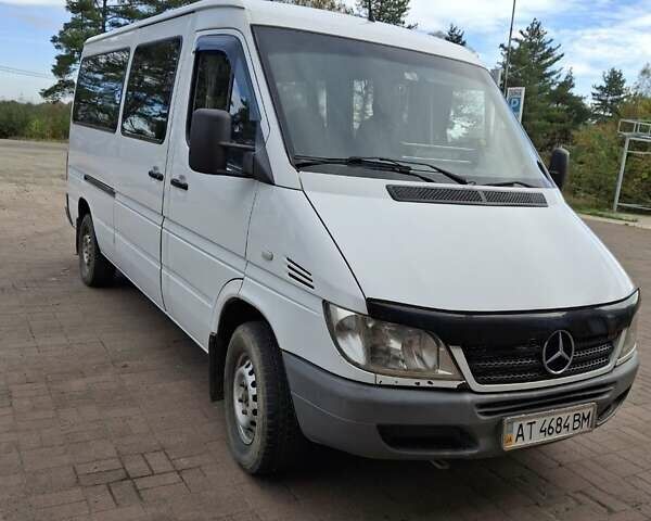 Белый Мерседес Sprinter, объемом двигателя 2.69 л и пробегом 580 тыс. км за 7700 $, фото 6 на Automoto.ua