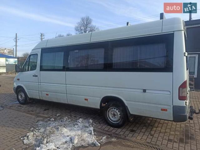 Белый Мерседес Sprinter, объемом двигателя 2.7 л и пробегом 550 тыс. км за 9500 $, фото 5 на Automoto.ua