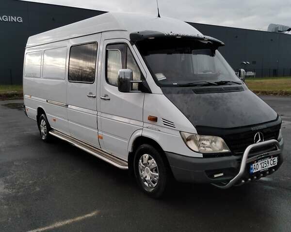 Белый Мерседес Sprinter, объемом двигателя 2.2 л и пробегом 500 тыс. км за 11000 $, фото 10 на Automoto.ua