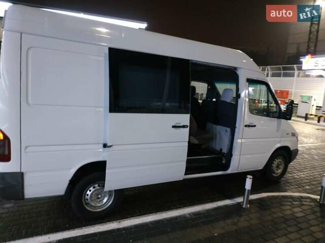 Белый Мерседес Sprinter, объемом двигателя 2.7 л и пробегом 520 тыс. км за 9999 $, фото 9 на Automoto.ua