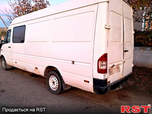 Білий Мерседес Sprinter, об'ємом двигуна 2.2 л та пробігом 390 тис. км за 2900 $, фото 1 на Automoto.ua