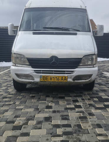 Белый Мерседес Sprinter, объемом двигателя 0 л и пробегом 453 тыс. км за 3800 $, фото 8 на Automoto.ua