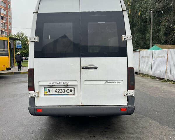 Белый Мерседес Sprinter, объемом двигателя 2.15 л и пробегом 800 тыс. км за 9500 $, фото 1 на Automoto.ua