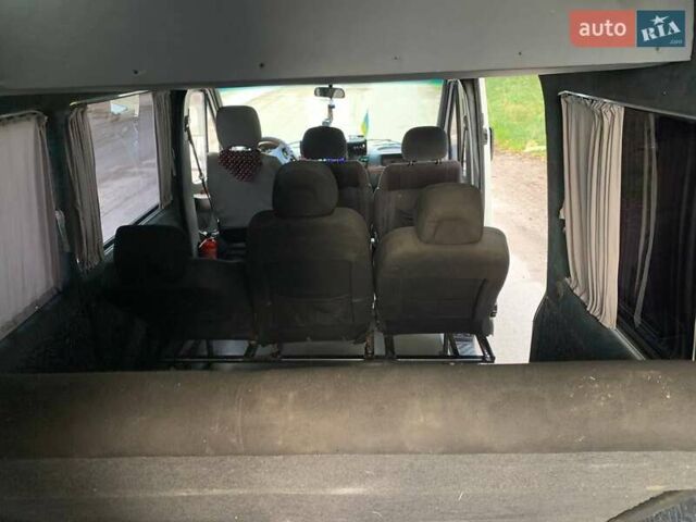 Белый Мерседес Sprinter, объемом двигателя 2.69 л и пробегом 770 тыс. км за 6500 $, фото 2 на Automoto.ua