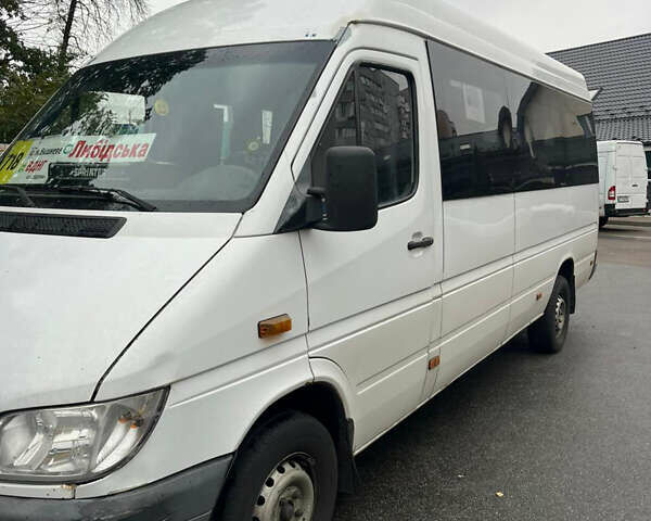 Белый Мерседес Sprinter, объемом двигателя 2.15 л и пробегом 800 тыс. км за 9500 $, фото 4 на Automoto.ua