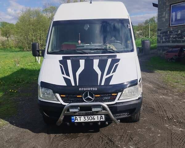 Белый Мерседес Sprinter, объемом двигателя 2.15 л и пробегом 465 тыс. км за 7100 $, фото 13 на Automoto.ua
