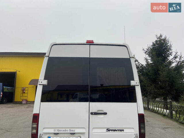 Белый Мерседес Sprinter, объемом двигателя 2.7 л и пробегом 4 тыс. км за 15000 $, фото 4 на Automoto.ua