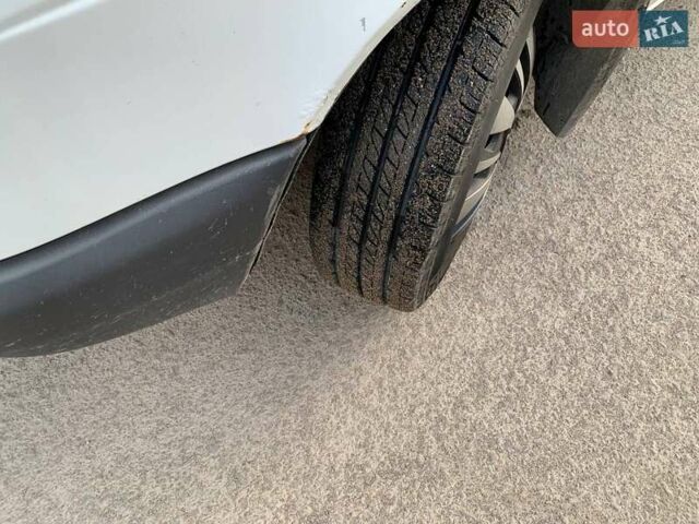Белый Мерседес Sprinter, объемом двигателя 2.69 л и пробегом 770 тыс. км за 6500 $, фото 9 на Automoto.ua