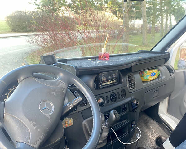 Білий Мерседес Sprinter, об'ємом двигуна 2.15 л та пробігом 584 тис. км за 9500 $, фото 1 на Automoto.ua