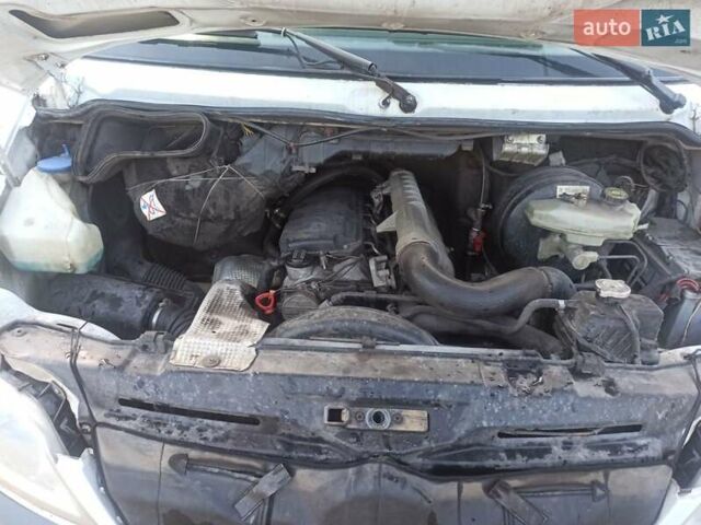 Белый Мерседес Sprinter, объемом двигателя 2.7 л и пробегом 550 тыс. км за 9500 $, фото 12 на Automoto.ua