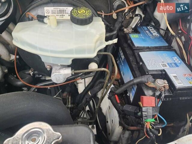 Белый Мерседес Sprinter, объемом двигателя 2.7 л и пробегом 800 тыс. км за 10000 $, фото 12 на Automoto.ua