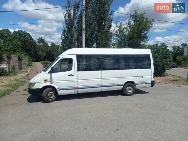 Белый Мерседес Sprinter, объемом двигателя 2.2 л и пробегом 1000 тыс. км за 7300 $, фото 2 на Automoto.ua