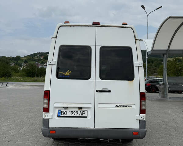 Белый Мерседес Sprinter, объемом двигателя 2.15 л и пробегом 356 тыс. км за 10000 $, фото 4 на Automoto.ua