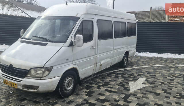Белый Мерседес Sprinter, объемом двигателя 0 л и пробегом 453 тыс. км за 3800 $, фото 4 на Automoto.ua