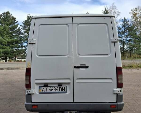 Белый Мерседес Sprinter, объемом двигателя 2.69 л и пробегом 580 тыс. км за 7700 $, фото 20 на Automoto.ua