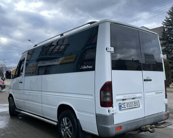 Белый Мерседес Sprinter, объемом двигателя 2.5 л и пробегом 500 тыс. км за 11600 $, фото 2 на Automoto.ua